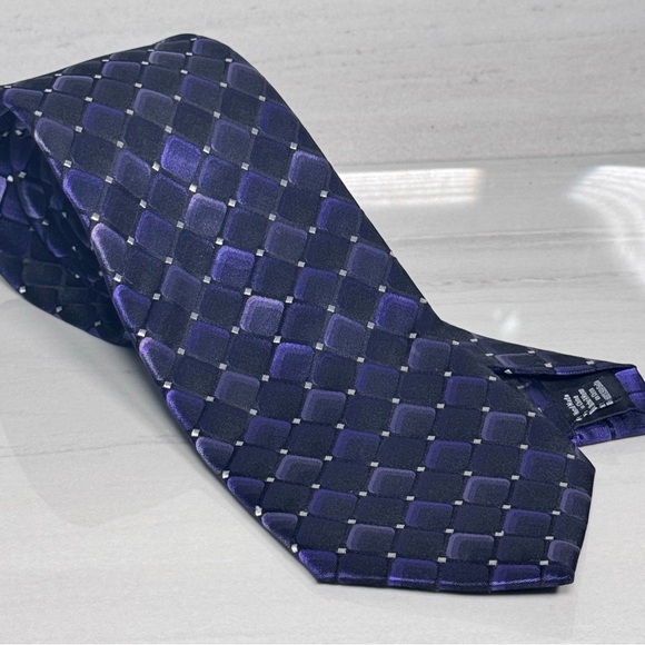 Van heusen Elegant Purple and Black Men's Tie - Picture 1 of 2